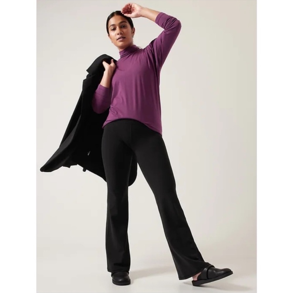 NWOT Athleta Cold Shoulder Turtleneck | S